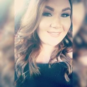 Meet your Posher, Holly